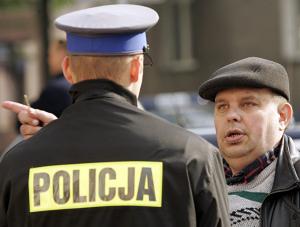 Kononowicz pozwoli policji bić ludzi