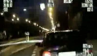 190 km/h przez miasto! Zobacz pościg za piratem