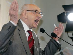 Czy Bartoszewski przesadził?