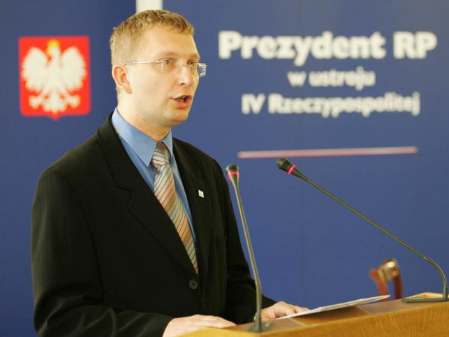 Poseł PiS oskarżył gejów o samo zło