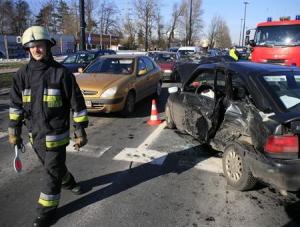 17.02.2007 WARSZAWAWYPADEK NA UL SOBIESKIEGOFOT.JACEK MARCZEWSKI