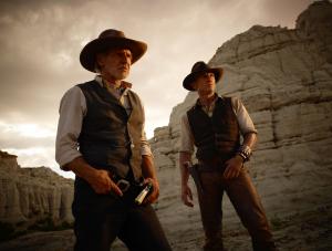 "Kowboje i obcy", czyli James Bond (Daniel Craig) i Indiana Jones (Harrison Ford) kontra kosmici dopiero 26 sierpnia