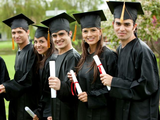 Studenci nie chcą uniwesrtytetów. Wolą politechniki