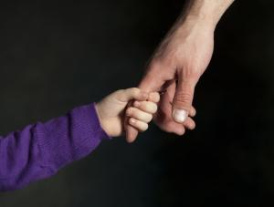 Kto i na jakich zasadach może zostać rodziną zastępczą?