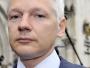 Julian Aange, twórca serwisu Wikileaks, wychodzi z sądu, w którym składał apelację od wyroku o jeg ekstradycji do Szwecji. Assange jest oskarżany przez dwie kobiety o seksualną napaść; lipiec 2011 