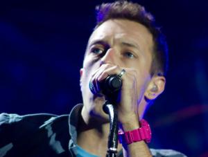Chris Martin zagra dla Noela Gallaghera
