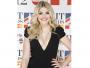 Imponujący dekolt na rozdaniu Brit Awards 2012 – Holly Willoughby w kusej „małej czarnej”
