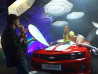 Pikantne zdjęcia! Zobacz króliczki Playboya na masce camaro