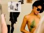Odważna Rihanna pokazuje biust