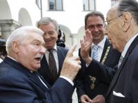 Niemcy nagrodzili Wałęsę. "Niewzruszona postawa"
