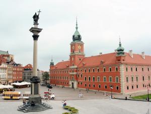 Naprzeciwko Zamku Królewskiego stanie Statua Wolności