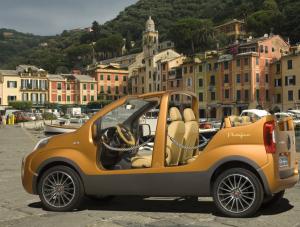 Oto show van portofino - mały Fiat na plażę