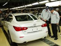 Nowy problem BMW! Pierwsze zdjęcia infiniti Q50 prosto z fabryki w Japonii