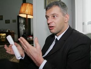 Poncyliusz: Raport? Papier wiele zniesie