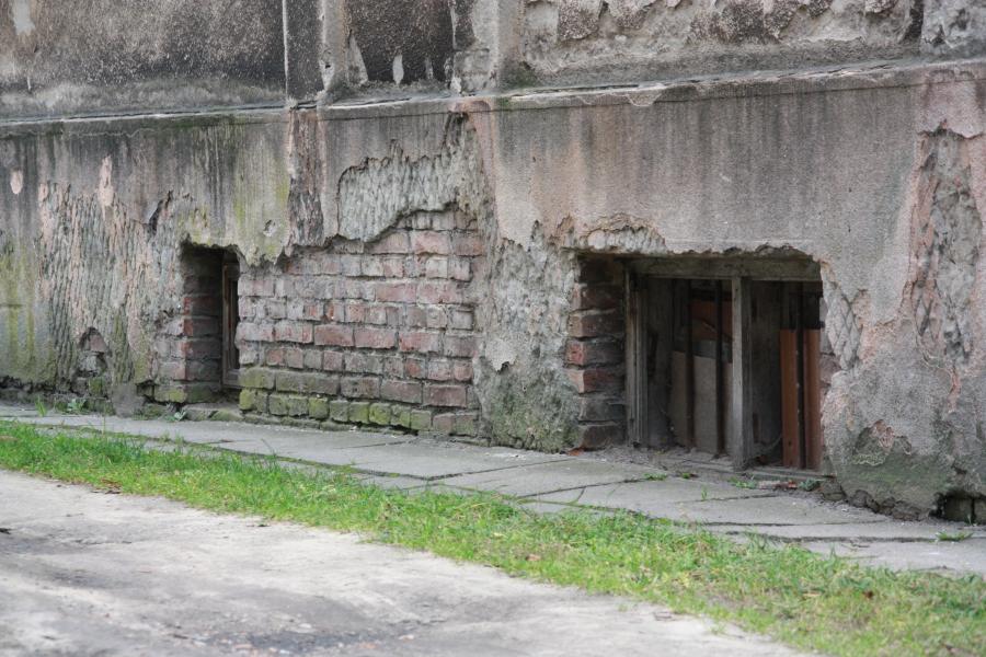 Siedziba i więzienie NKWD przy ulicy Cienistej w Warszawie, kilka domów dalej od więzienia przy ulicy Świerszcza