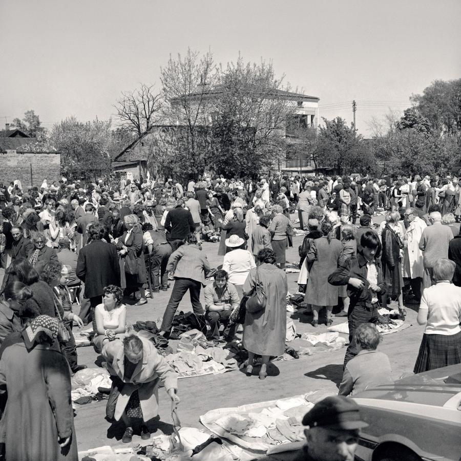 "Warszawa lata 80." - wydawnictwo BOSZ i Narodowe Archiwum Cyfrowe