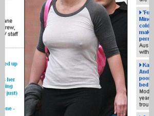 Zobacz Britney Spears bez biustonosza