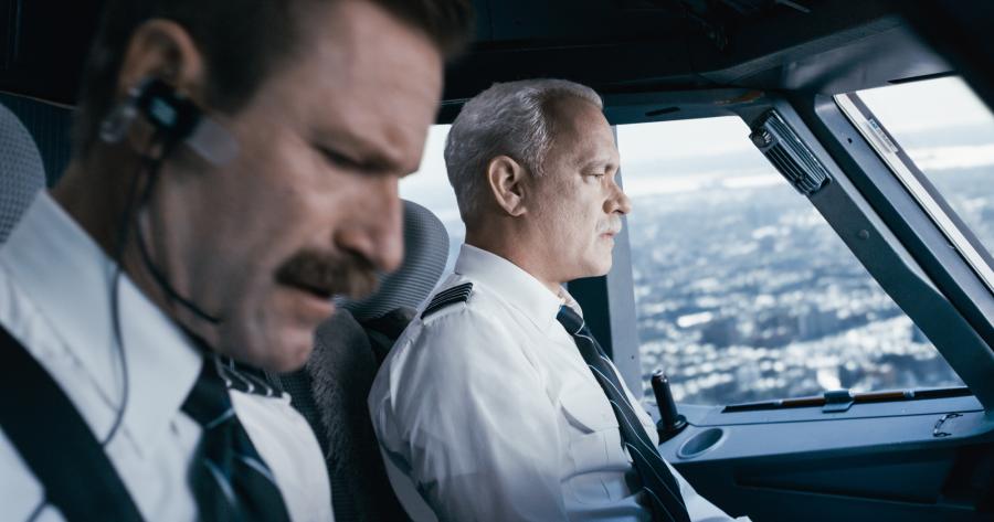 Film Clinta Eastwooda z Tomem Hanksem "Sully" od 2 grudnia 2016 w polskich kinach.